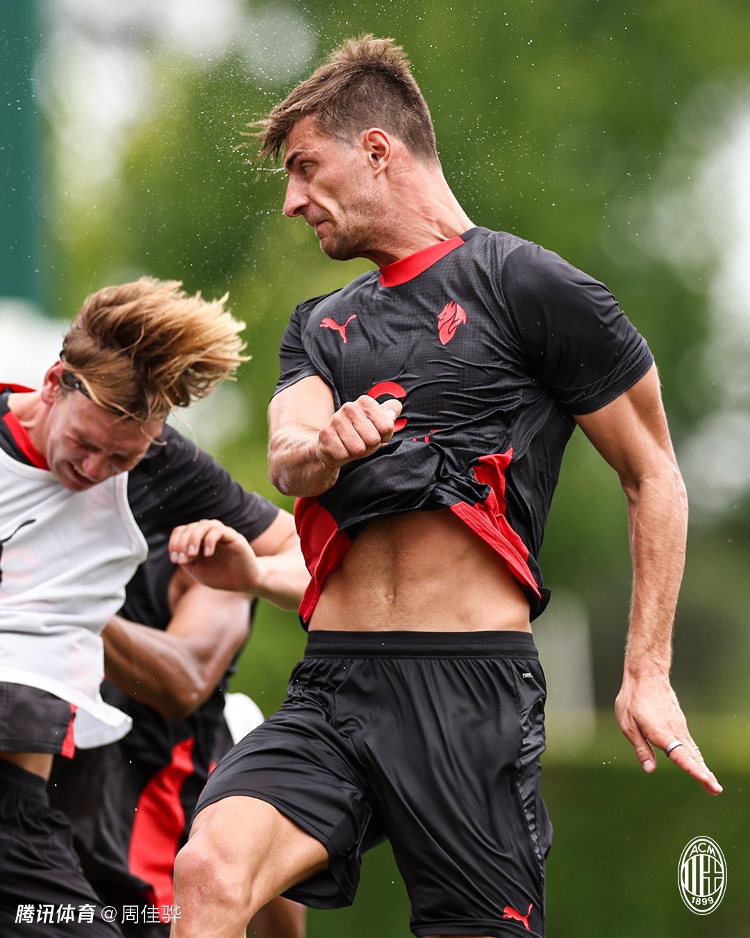 lol新英雄-包含AC米兰发布备战花絮，今晚绝杀压哨，CBA季后赛任务艰巨，团队化学反应显著的词条