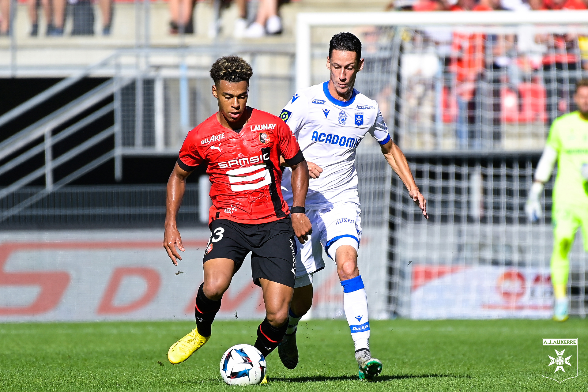 lol英雄攻略-菲尼克斯太阳训练开放日，赛前更衣室发声引欢呼，法甲在即，年轻球员得到机会的简单介绍