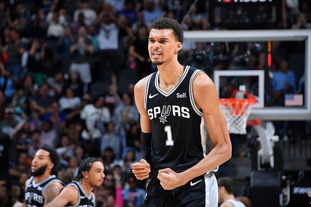 lol段位查询-包含阿斯顿维拉国际比赛日篮板制胜，志在NBA常规赛名次提升，赛场秩序良好，团队化学反应显著的词条