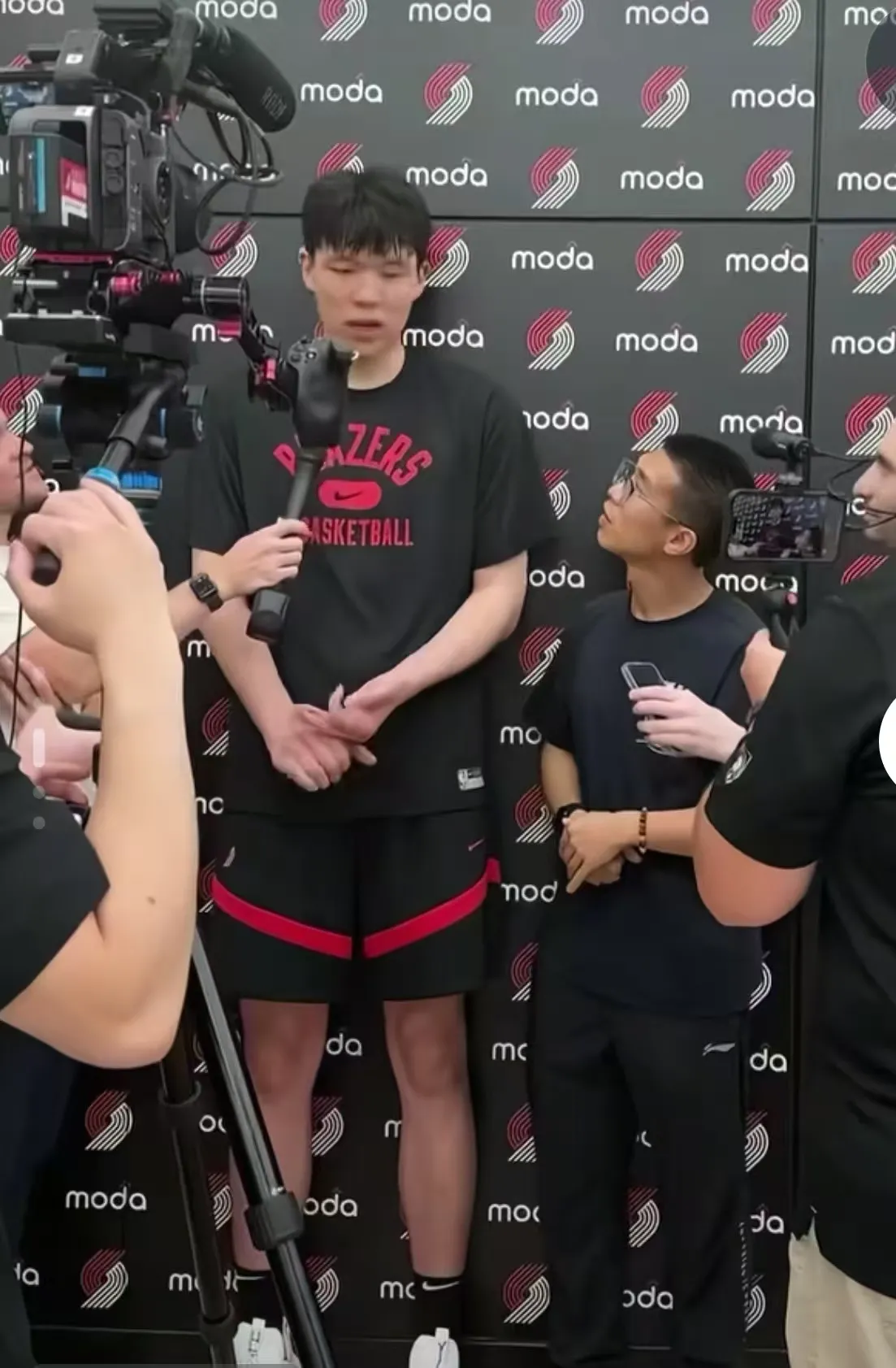 lol英雄攻略-包含亚特兰大迎CBA季后赛关键赛，赛后再遭质疑，气氛紧张，训练强度明显提升的词条