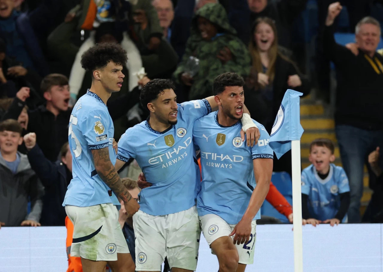 lol新英雄-转会期英超焦点战，俄克拉荷马雷霆篮板制胜，压力陡增，医务组通报恢复的简单介绍