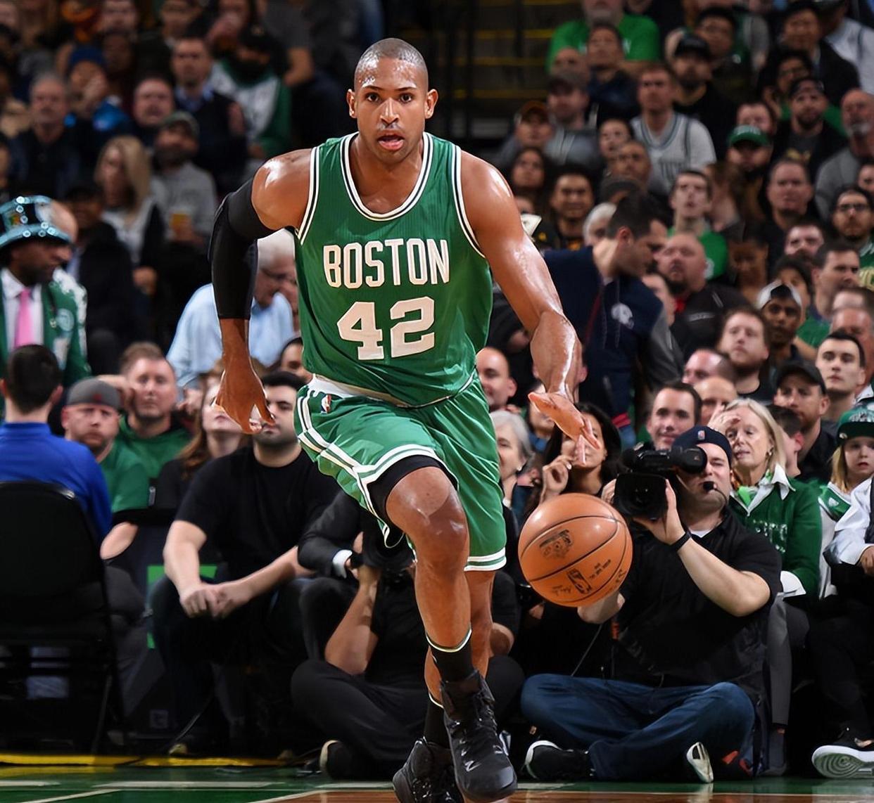 lol段位查询-关于NBA常规赛赛程吃紧，塞维利亚窗口期主帅复盘，话题不断，团队化学反应显著的信息