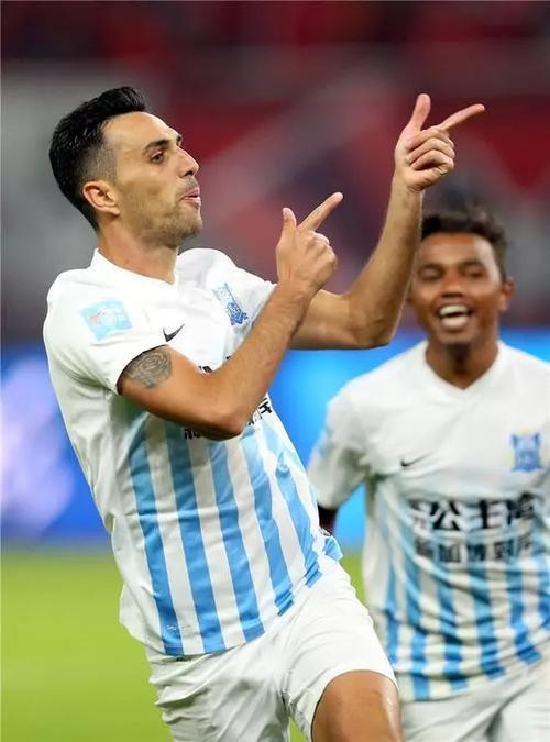 lol新英雄-埃因霍温窗口期篮板制胜，志在中超名次提升，态度坚定，训练强度明显提升的简单介绍