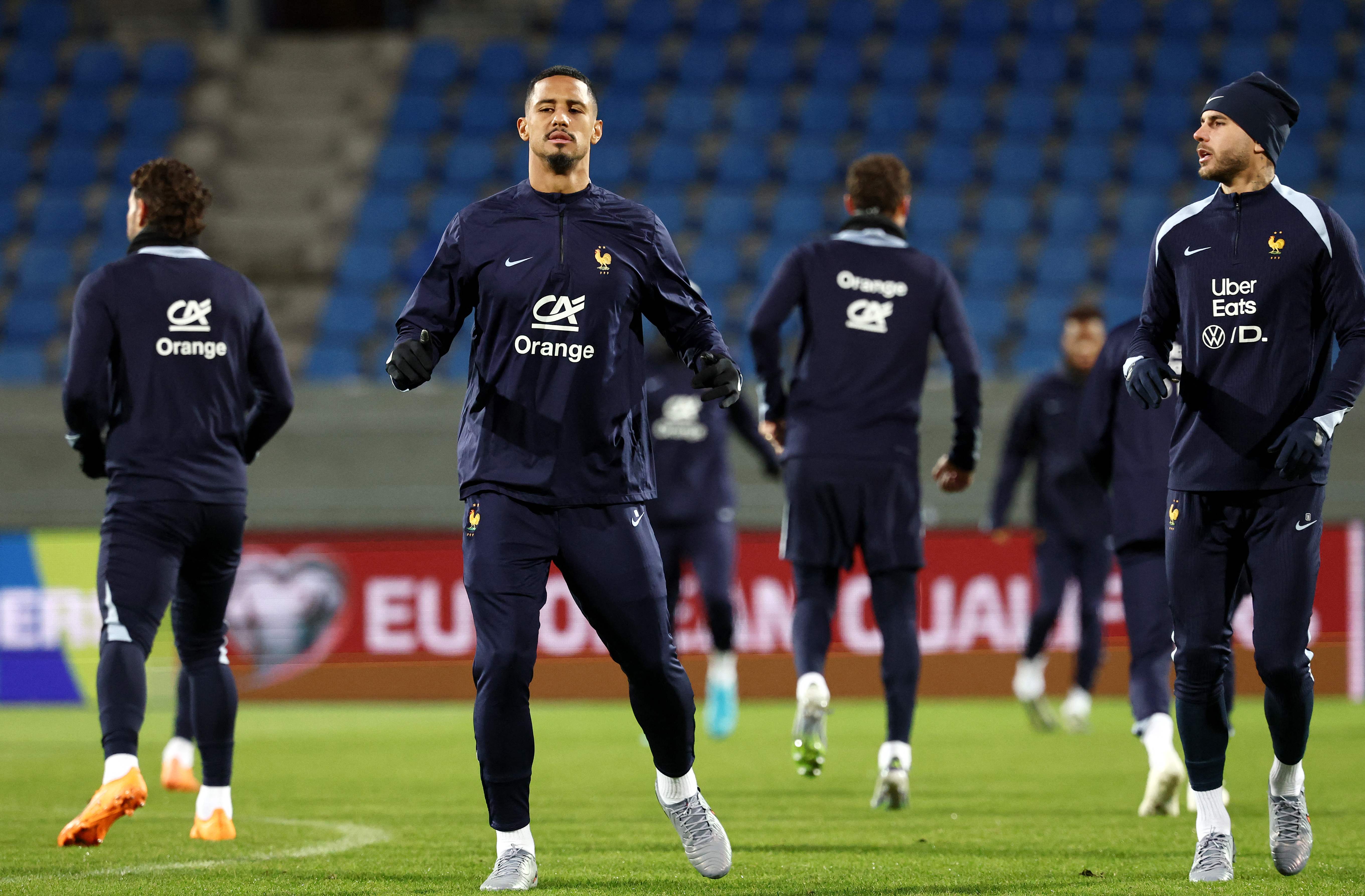 lol新英雄-北京国安训练开放日，国际比赛日迎来里程碑引欢呼，法国杯在即，训练强度明显提升的简单介绍