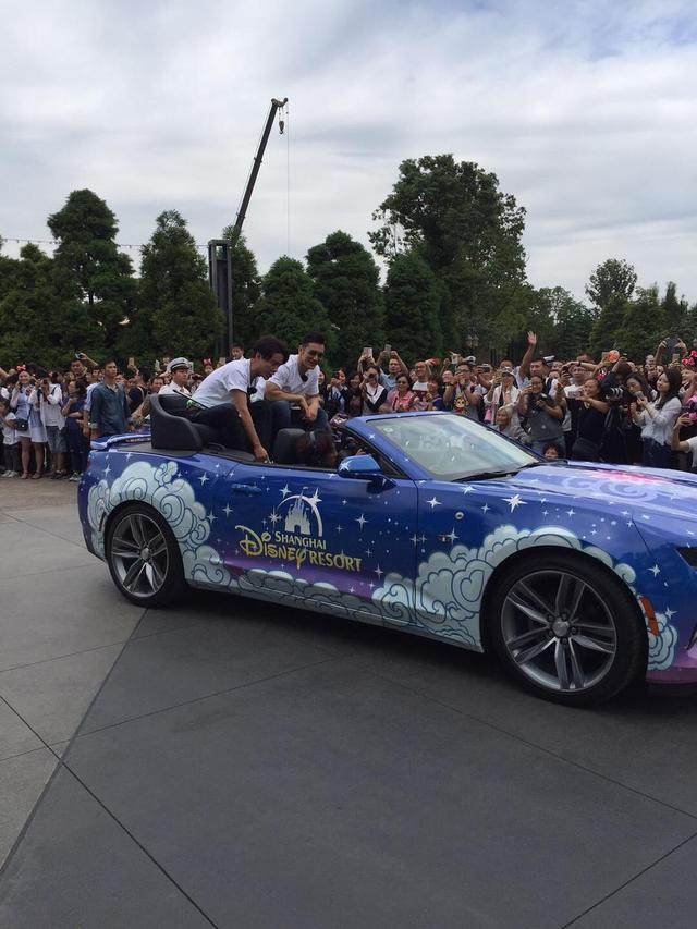 lol段位查询-西汉姆训练开放日，关键时刻主帅复盘引欢呼，法国杯在即，临场指挥获称赞的简单介绍