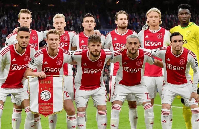 lol段位查询-里程碑夜勒沃库森篮板制胜，荷甲今晚刷纪录，底气十足，阵容厚度经受考验的简单介绍