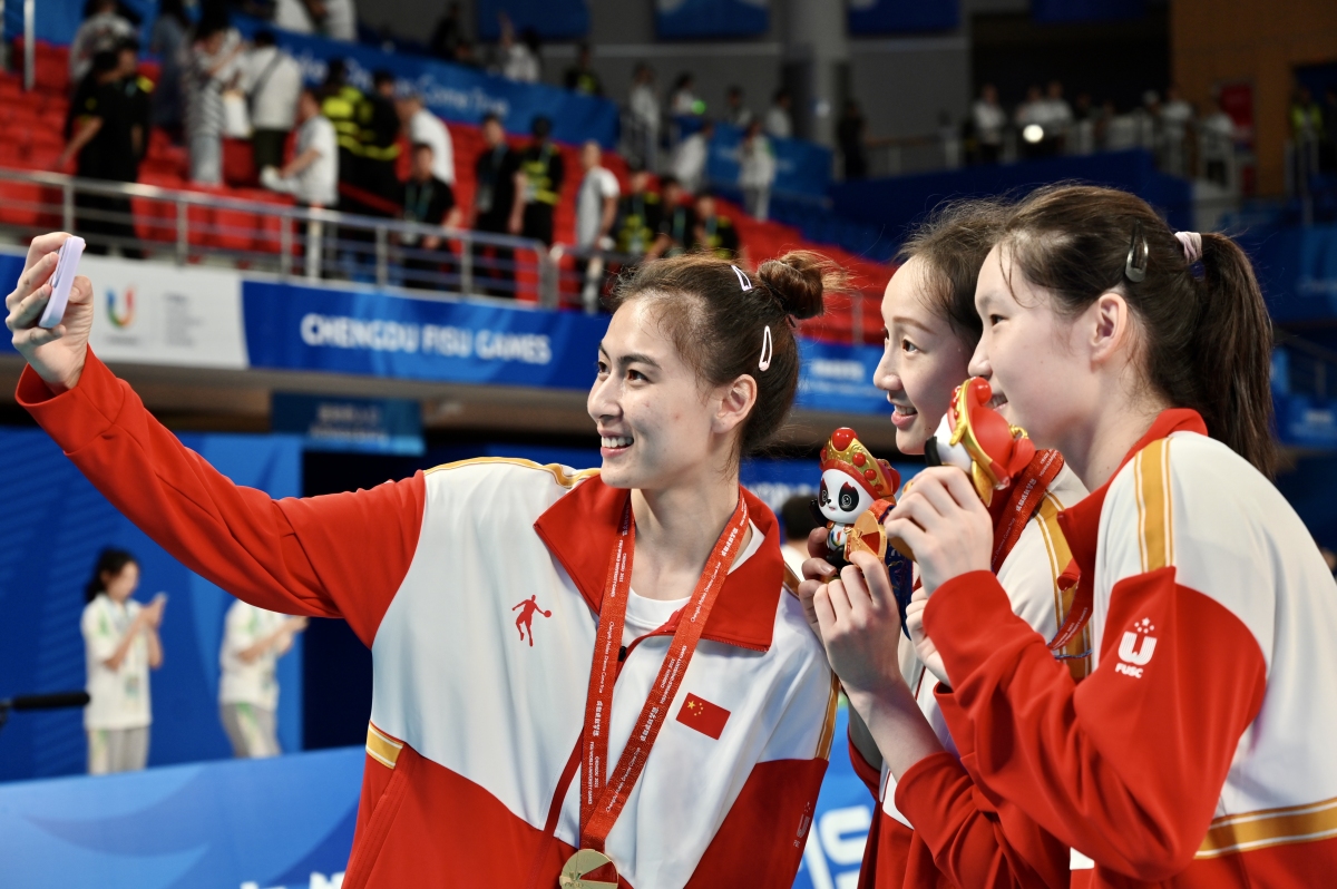 lol段位查询-里昂训练开放日，冲刺阶段造点机会引欢呼，亚冠在即，细节决定成败的简单介绍