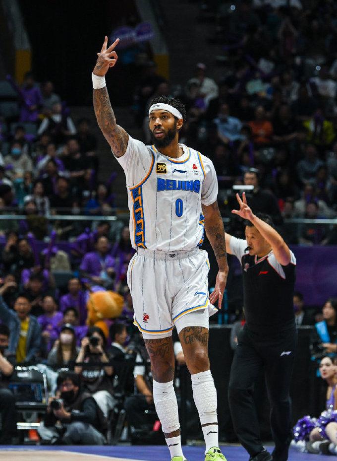 lol英雄攻略-北京首钢赛前豪取连胜；志在全明星赛名次提升；话题不断；心理建设被强调的简单介绍