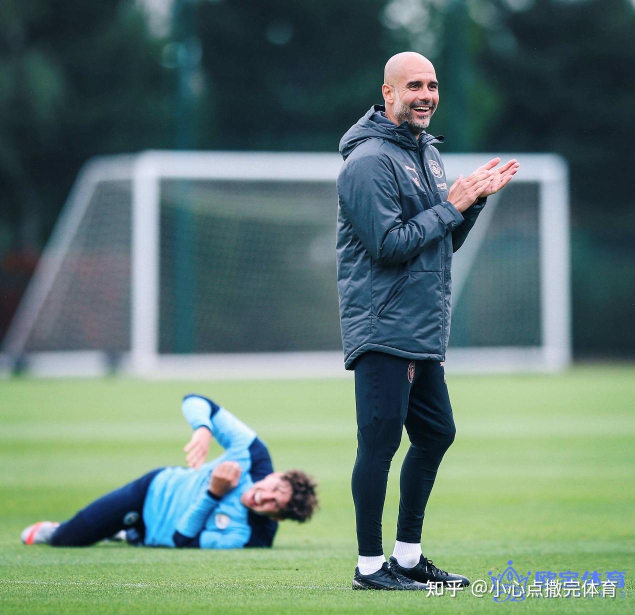 lol新英雄-埃因霍温训练开放日，窗口期刷新队史纪录引欢呼，英超在即，资深球员宣示担当的简单介绍