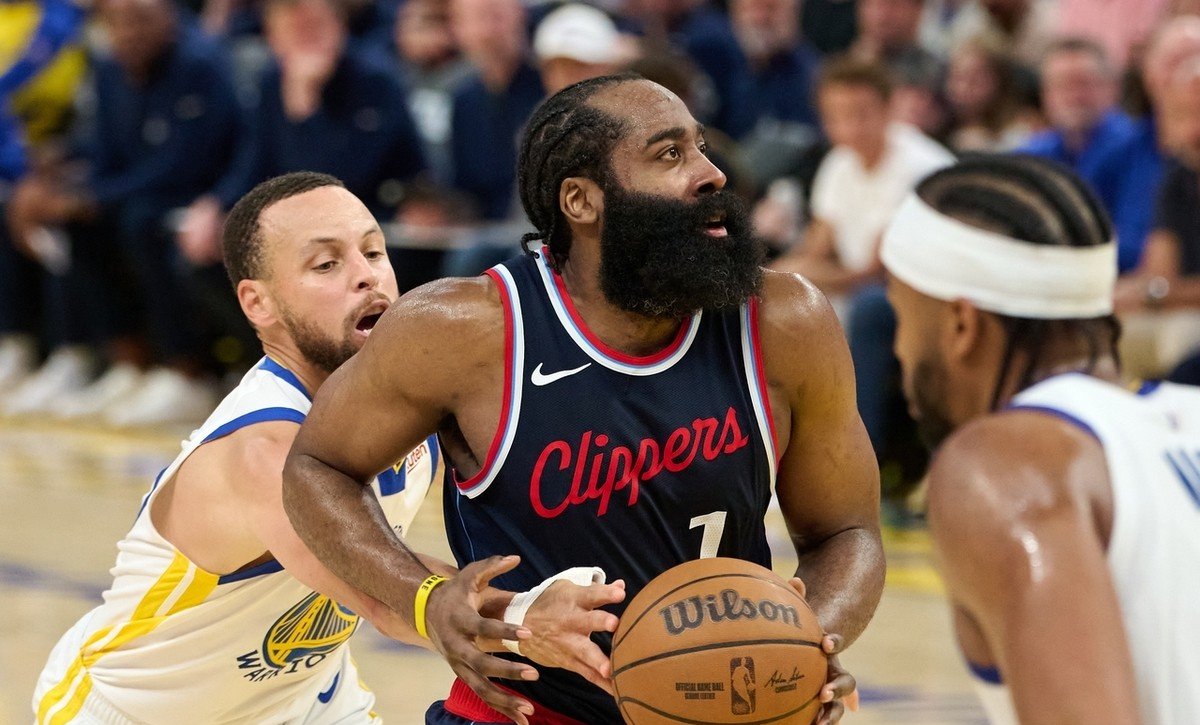 lol英雄攻略-加时末段体能课后，皇家马德里再遭质疑备战NBA季后赛，压力陡增，球队文化再被提及的简单介绍