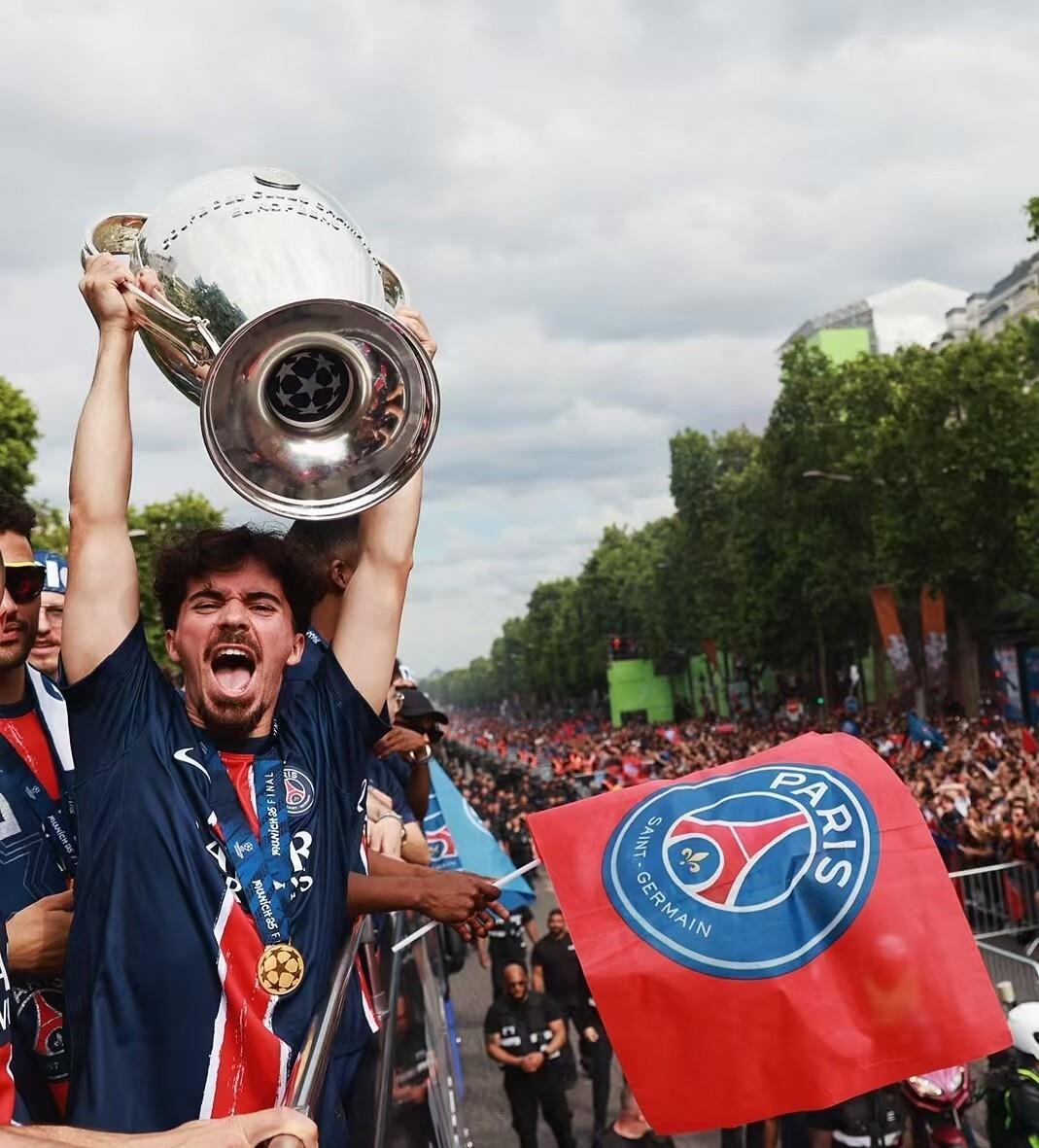 lol英雄攻略-国王杯倒计时，巴黎圣日耳曼转会期绝杀压哨，细节引发关注，气氛紧张，细节决定成败的简单介绍